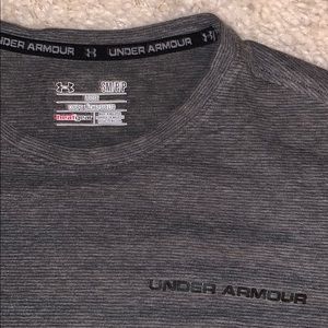 Under Armour T-shirt
